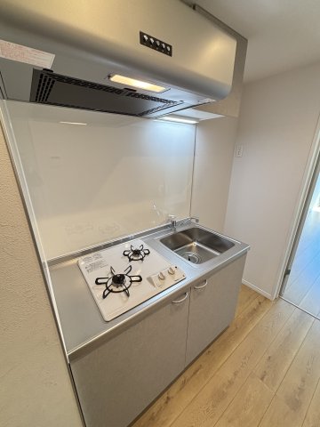 ウィンメゾン薬園台0103号室 きれいなキッチンです！