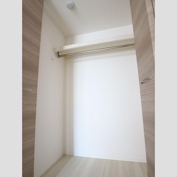 ロゼ　清新 クローゼット