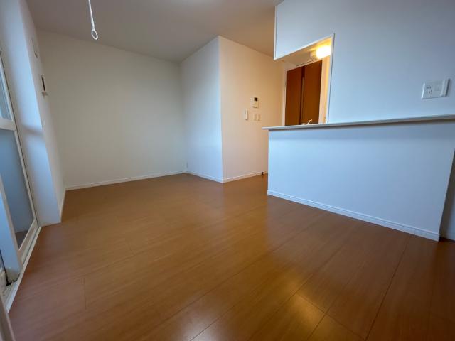 ライジング・サン203号室 リビング