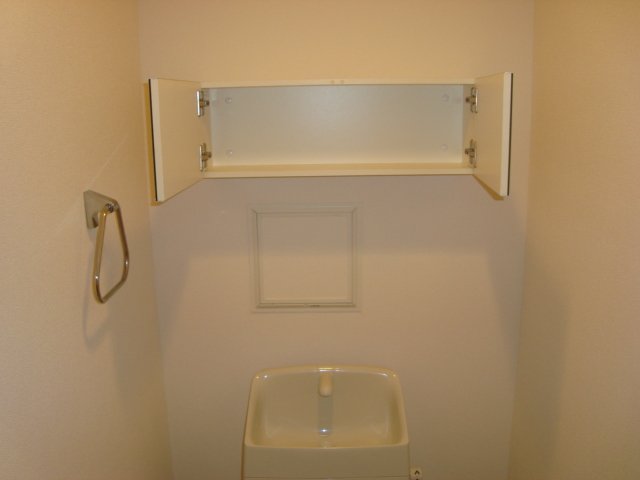クレッセントコート トイレ戸棚