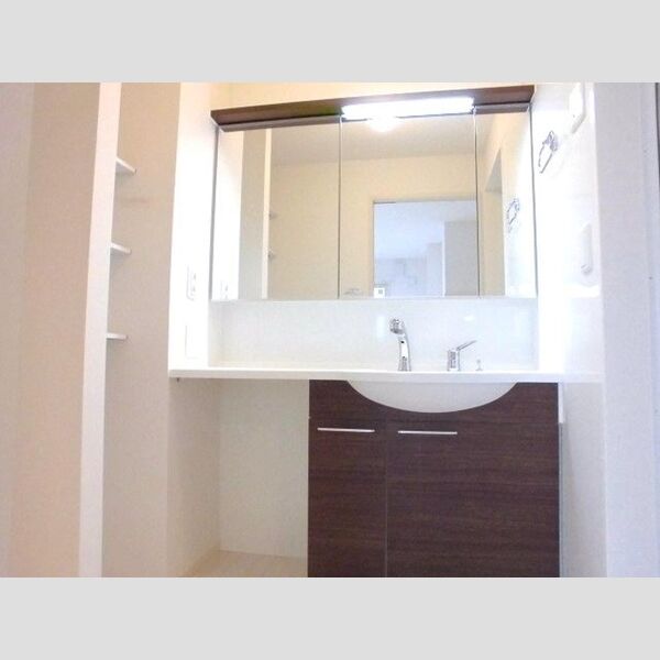 ファミーユ 洗髪洗面化粧台