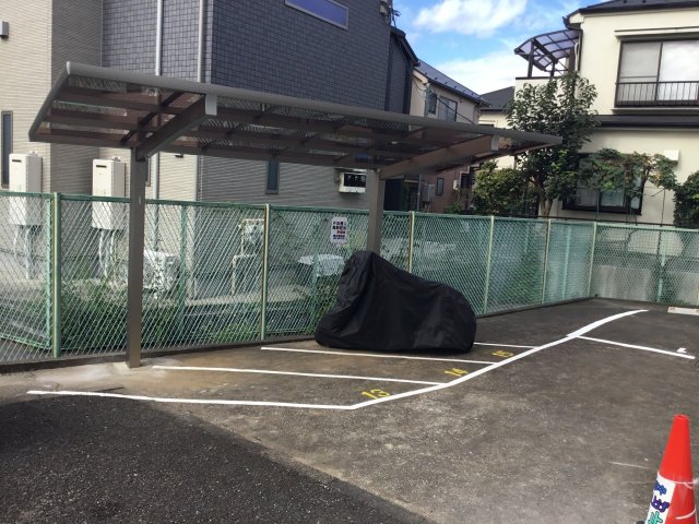 テルージュ菊名Ⅱ0305号室 屋根付きバイク置き場♪