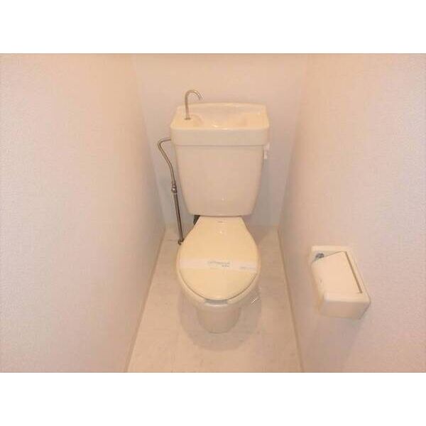 ボザールマンション0102号室 トイレ