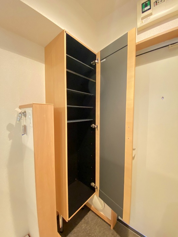 サンプレイス2階 収納