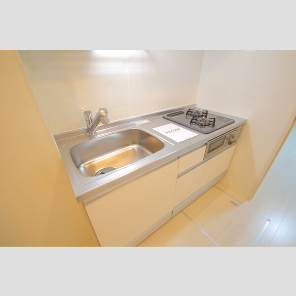 ルピナスA キッチンは清潔感のあるホワイト♪