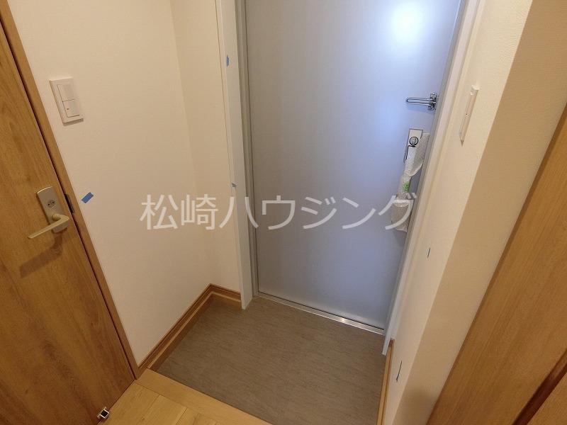 blue palette 中野平和の森2階 玄関