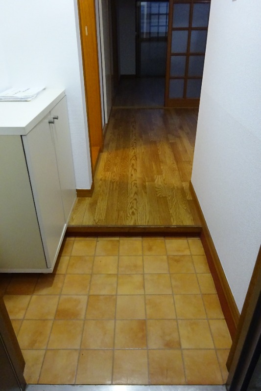 メゾンボヌール 玄関