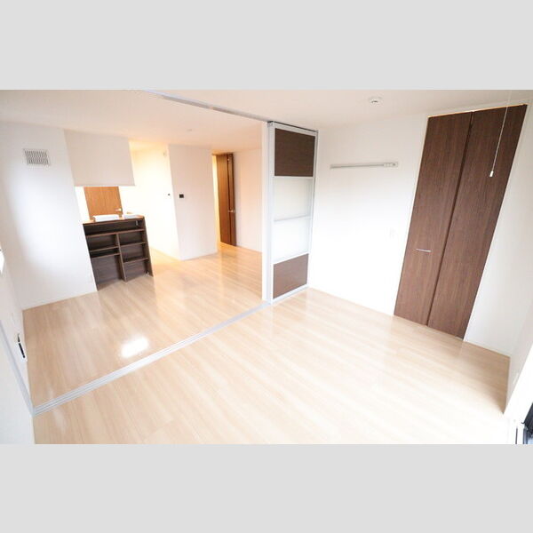 ヴェール・ヴィラ303号室 LD・居室