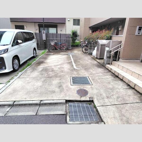 クレイドル203号室 駐車場
