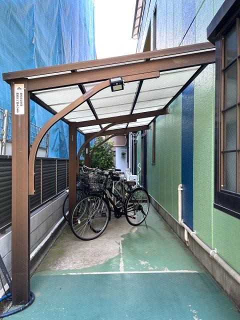 ジュネス３３Ａ2階 駐輪場