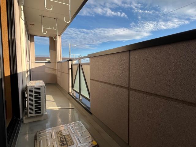 グランディール茅ヶ崎301号室 ベランダ