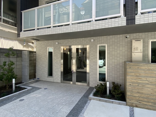 エリクサーメゾン日暮里根岸 清潔なエントランスです