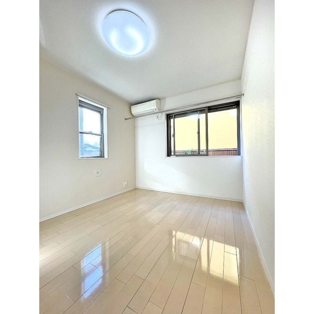 オリーブハウス菊名102号室 二面採光で明るいお部屋です