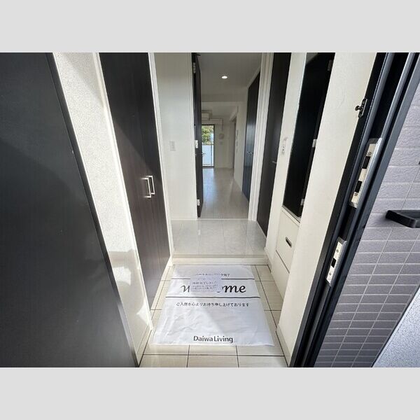 ラ・ベレッツァ　フェリオ 玄関