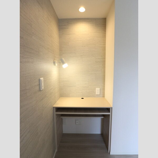 グラッサム大和101号室 ワークデスク