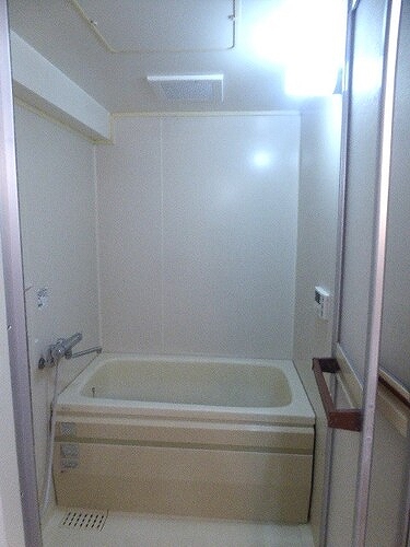 ビューハイツ高山2階 浴室　※2024年6月撮影