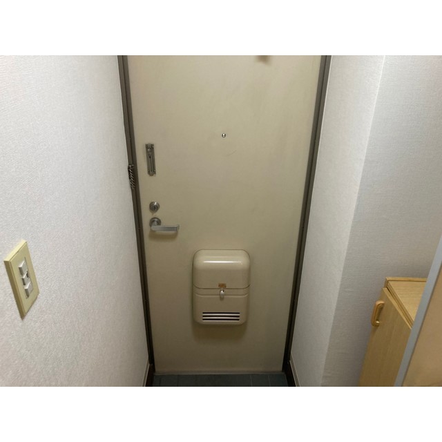ブルーメアライ36B棟208号室 玄関