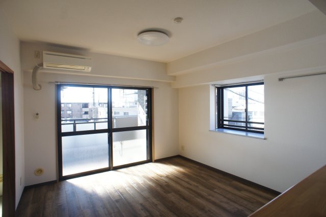 椎の実ハイツ0201号室 リビング