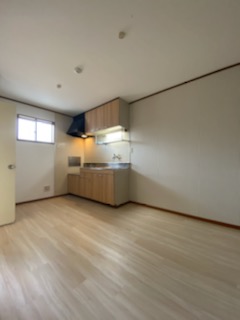 サニーＭＩＹＡＭＡ0102号室 こちらのリビングで趣味の時間をお楽しみください