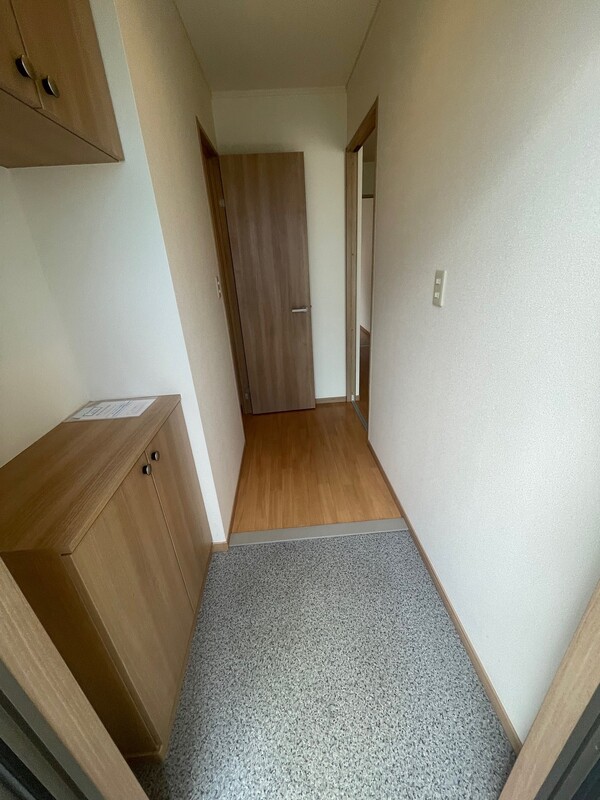 メゾンドールⅧ1階 玄関