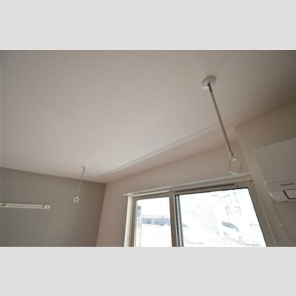 ルミエール本厚木105号室 室内物干し