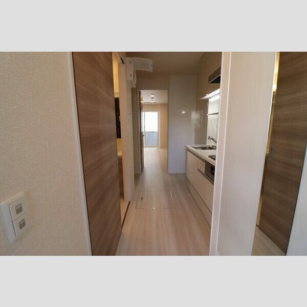 アバンス大宮105号室 玄関前廊下