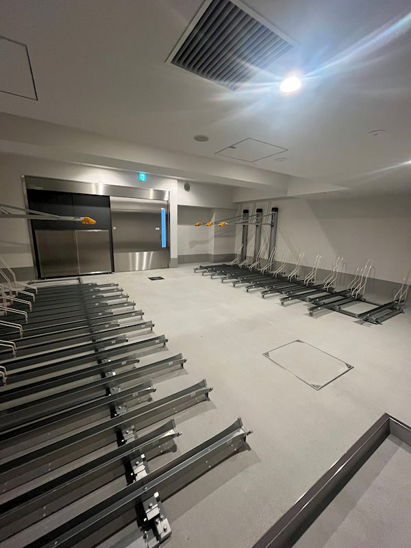クロスレジデンス神田神保町7階 駐輪場