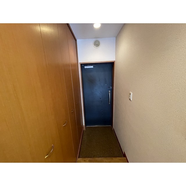 グランデュール千鳥0401号室 玄関