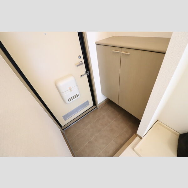 アローンヒルズ 玄関