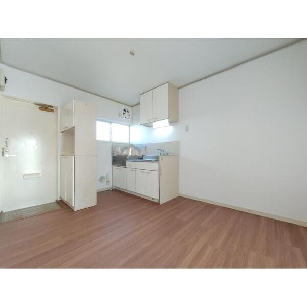 エステートピア都岡202号室 リビング