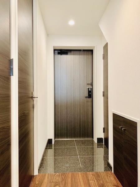 ＥＶＥＲＴＯＷ　ＣＨＯＪＡＭＡＲＵ2階 玄関