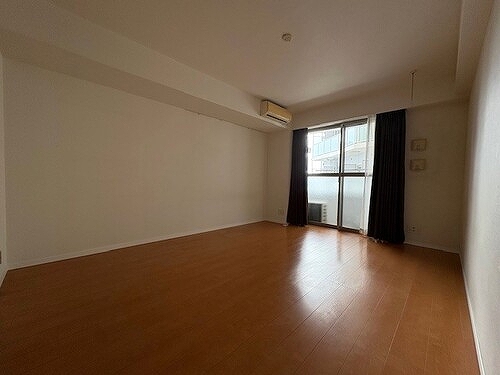 アトラス白山 洋室　約9.3畳　内装後