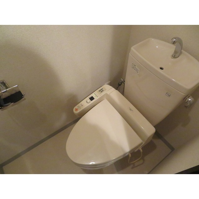 Ｄ’クラディア　イヴァン初台 トイレ