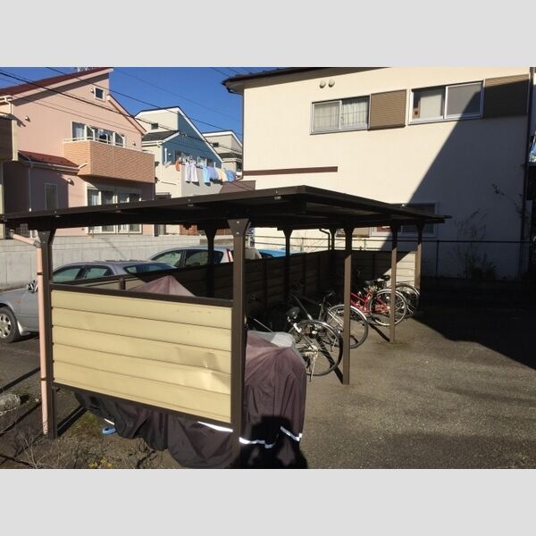 アイアンフラッツ 屋根付駐輪場