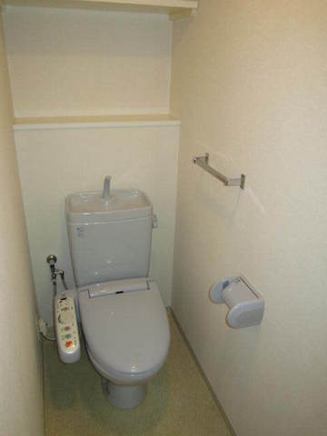 グランド・ガーラ横浜関内2階 トイレはウォシュレット付き！