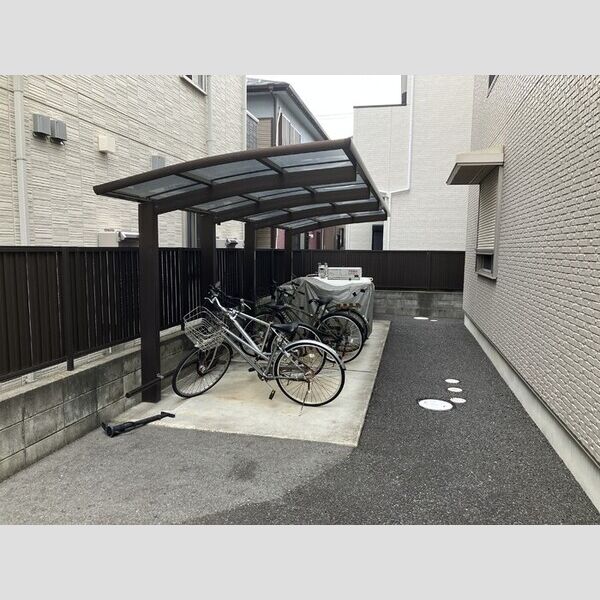 ラ・シャペルリー湘南平塚 駐輪場