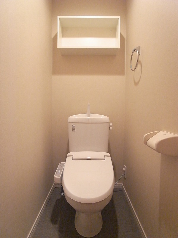 リブリ・フラムドール1階 トイレ