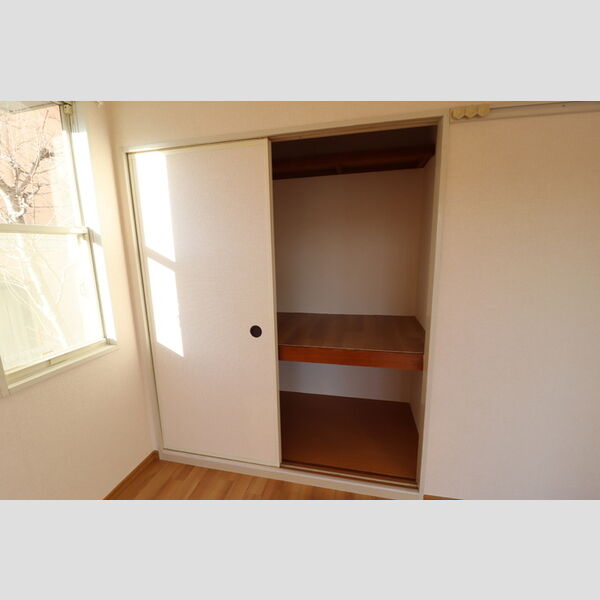 ファーストヴューラ十一番館105号室 物入(LDK)