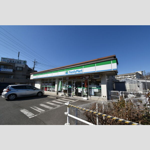 メタルフォックス302号室 ファミリーマート北野街道店