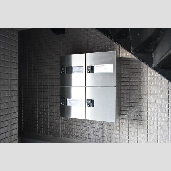 パークサイドヴィレッジ102号室 宅配ボックス