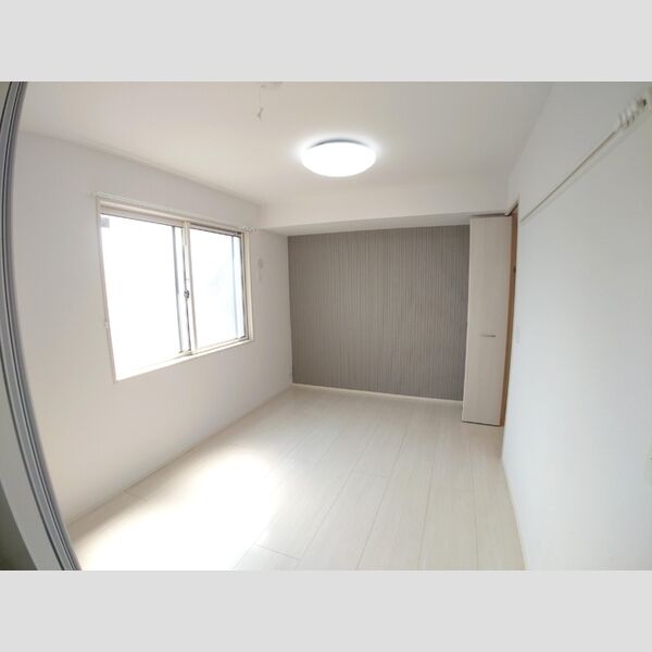 イースト河辺302号室 洋室6帖