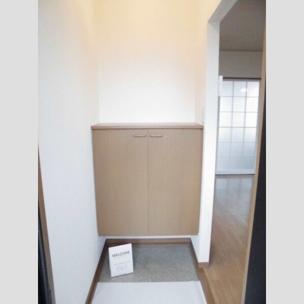 ヴェルデめいわ　B 玄関