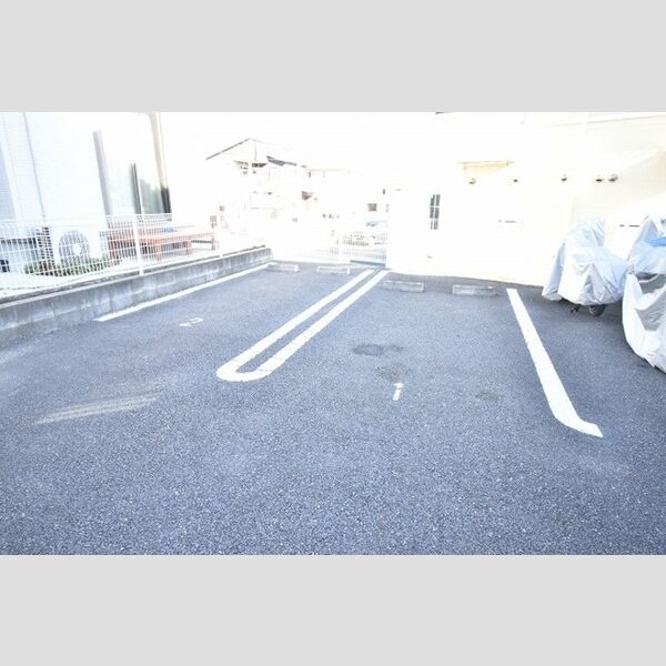 フェリシテ 駐車場