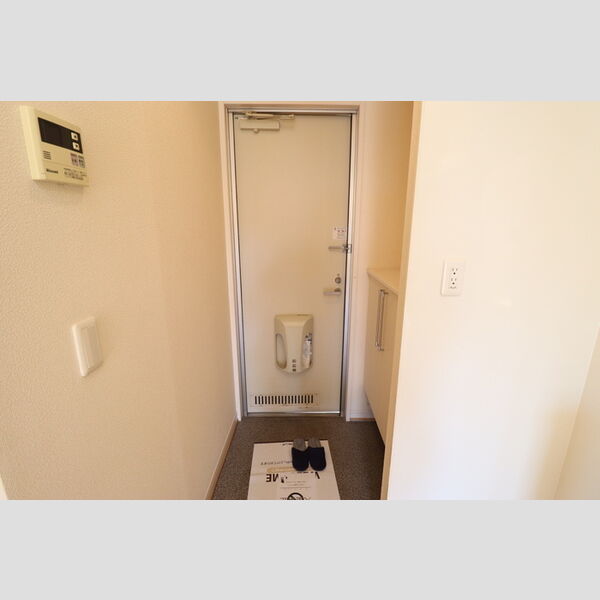 グランモア登戸　弐番館207号室 玄関