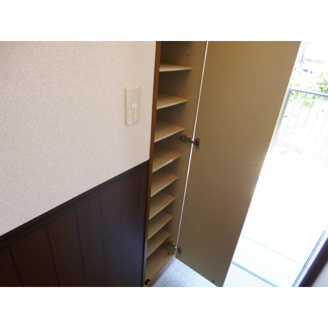 アムール HAPPINESS202号室 玄関