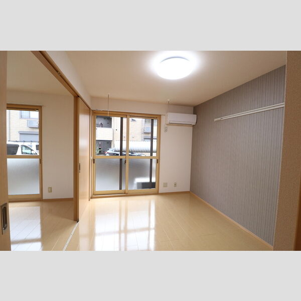 リビングタウン鍵山　A102号室 洋室