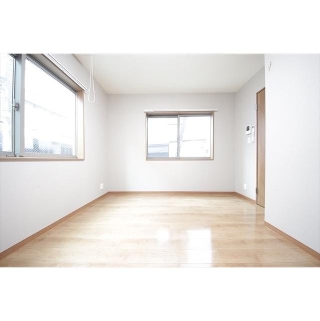 サリス万世町A棟 内観