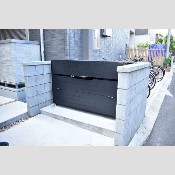 エギスハイム202号室 敷地内ごみ置き場