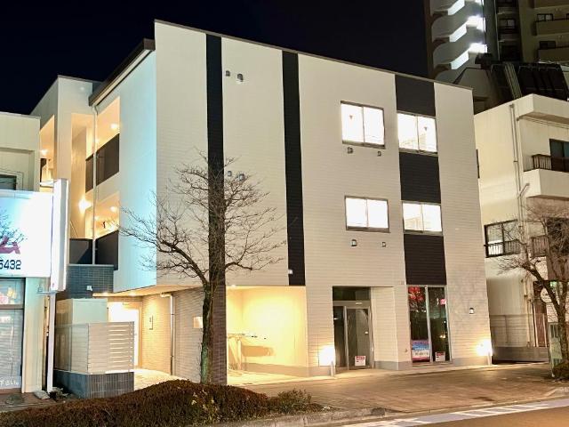 アベリア　コンフェッティ 外観写真（夜）