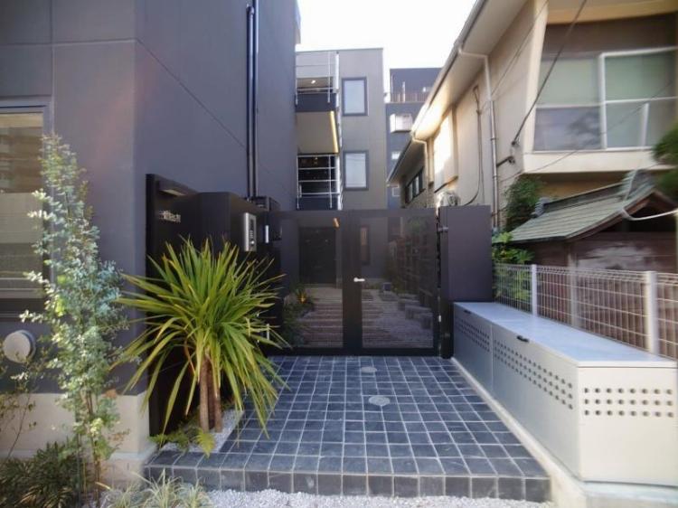 trias.N1階 エントランス